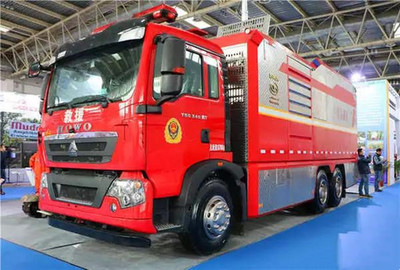 河北張家口市重汽豪沃后雙橋干粉泡沫消防車價格及汽車廂體制造指南